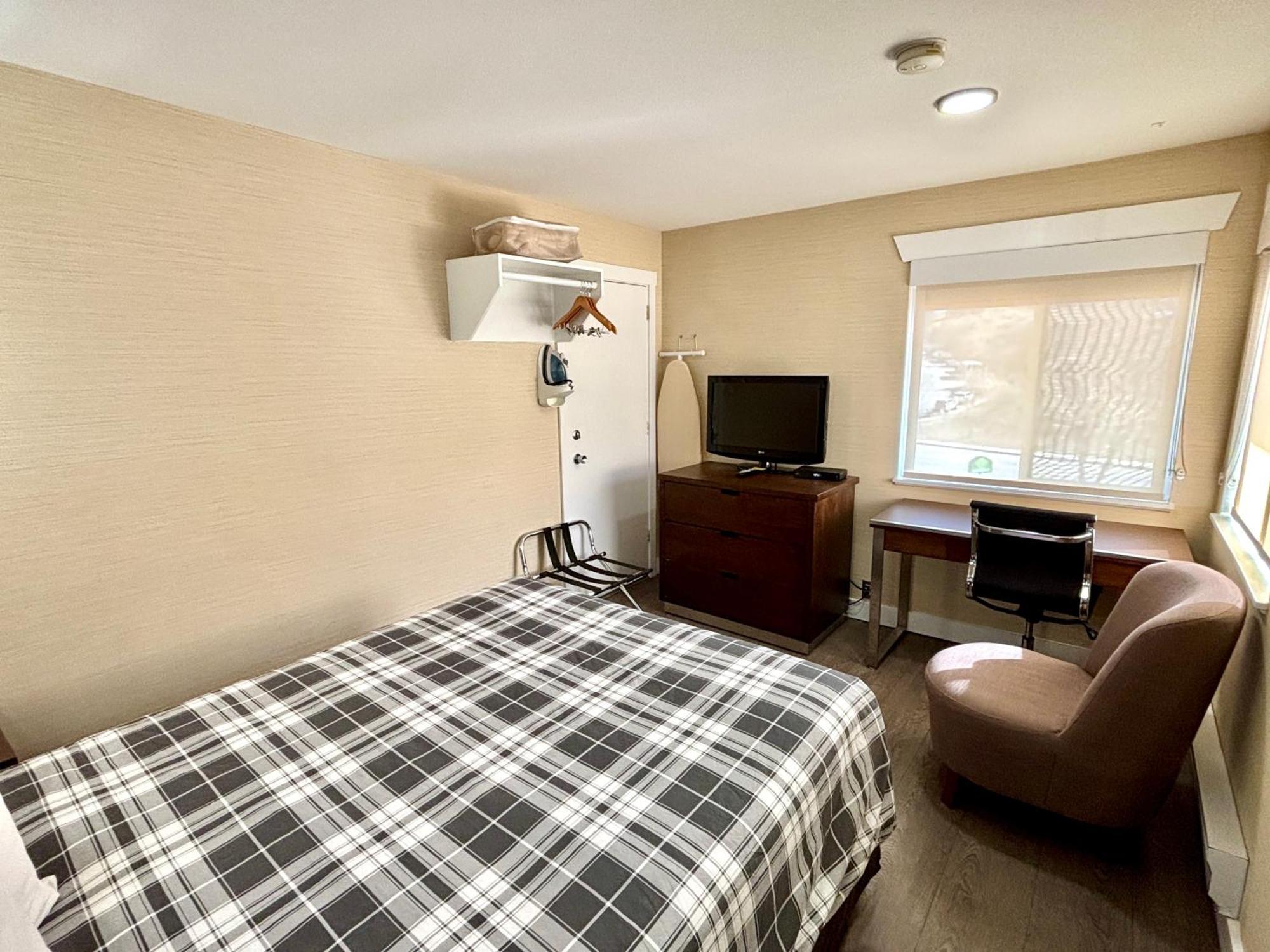 Rodeway Inn & Suites Kamloops Luaran gambar