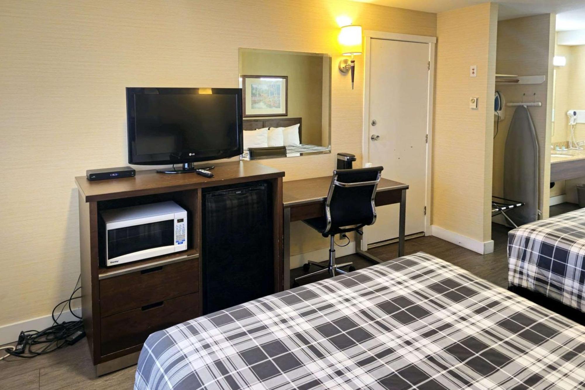 Rodeway Inn & Suites Kamloops Luaran gambar