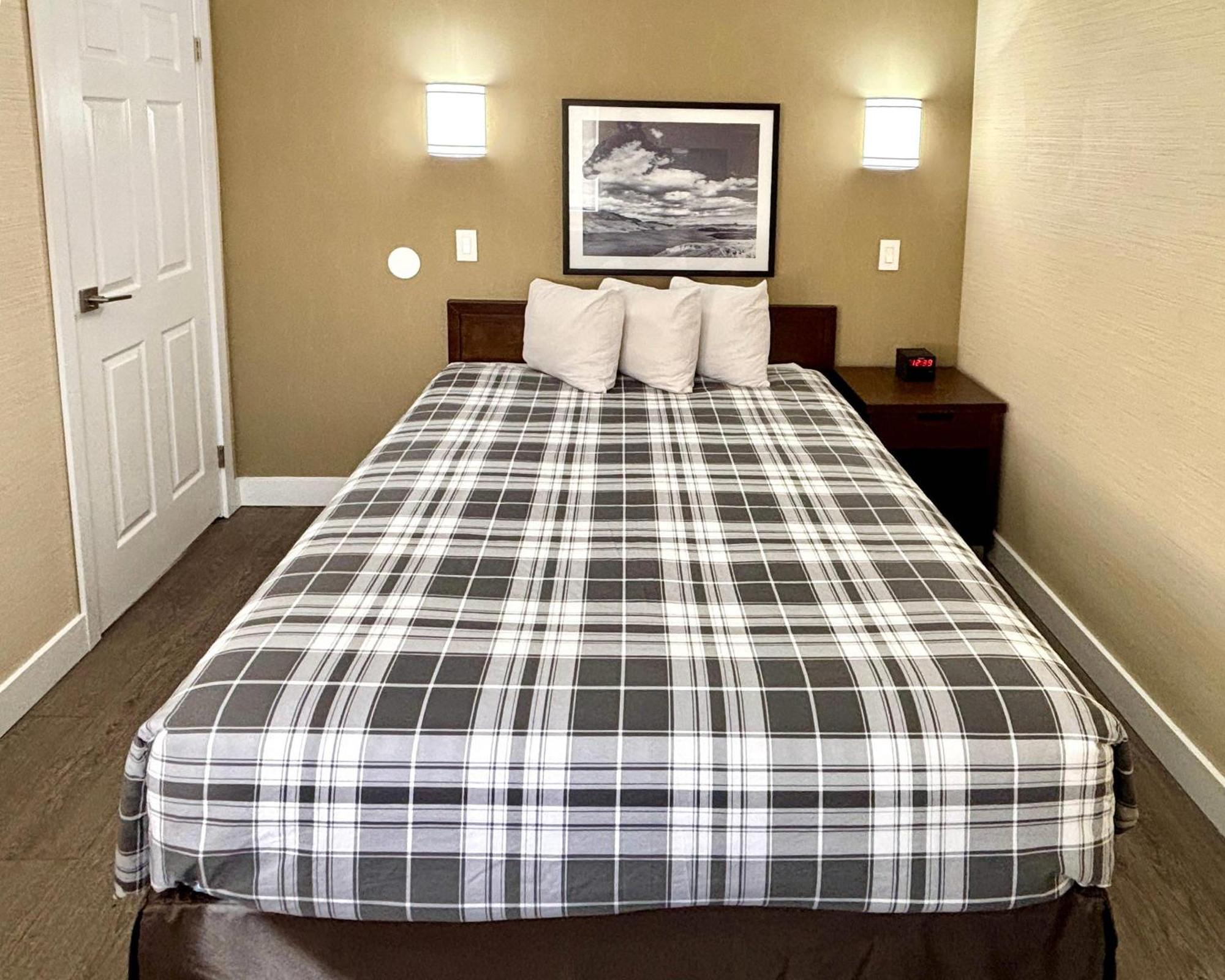 Rodeway Inn & Suites Kamloops Luaran gambar
