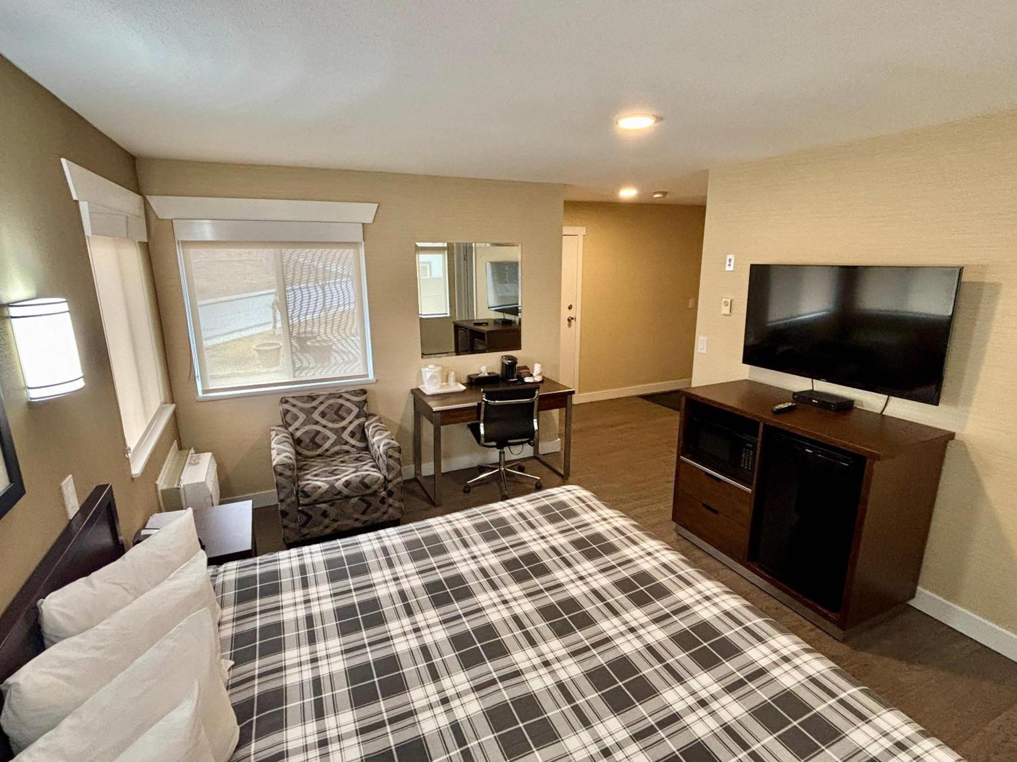Rodeway Inn & Suites Kamloops Luaran gambar