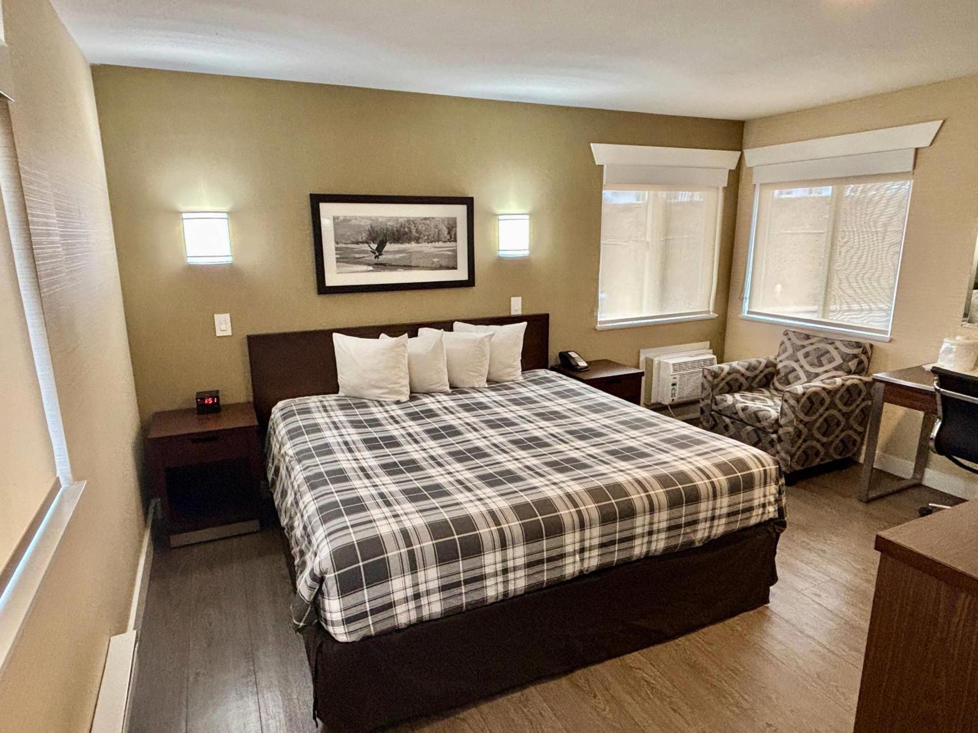 Rodeway Inn & Suites Kamloops Luaran gambar
